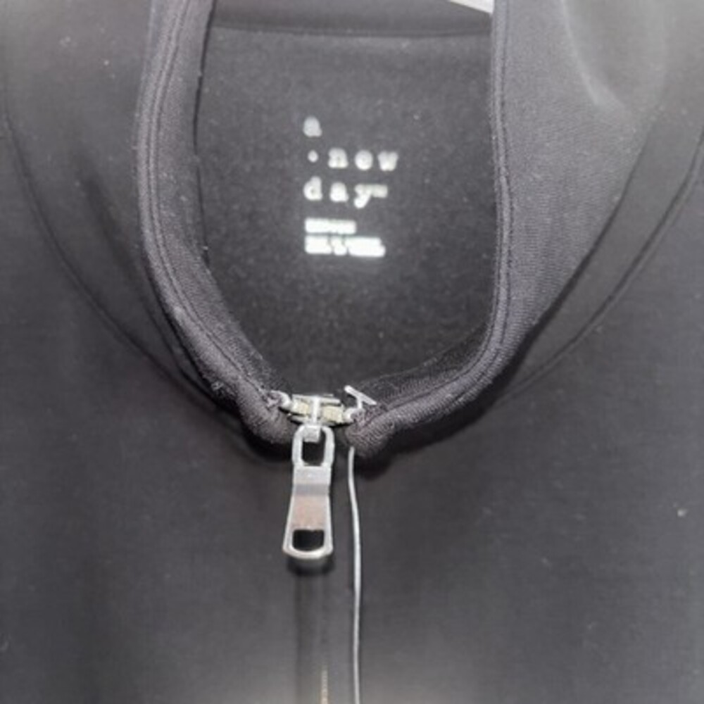 A New Day Black Womens Cropped Zip Sweatshirt Jacket Size M NEW - Picture 2 of 4